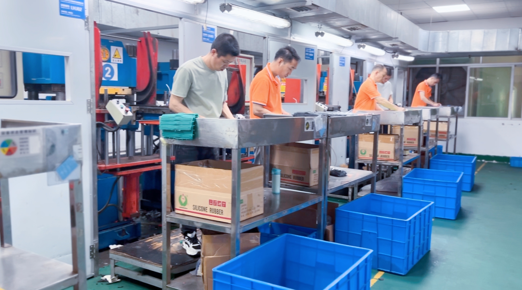 帶你走進卡立方集團RFID硅膠腕帶工廠NFC硅膠手環生產定制廠家