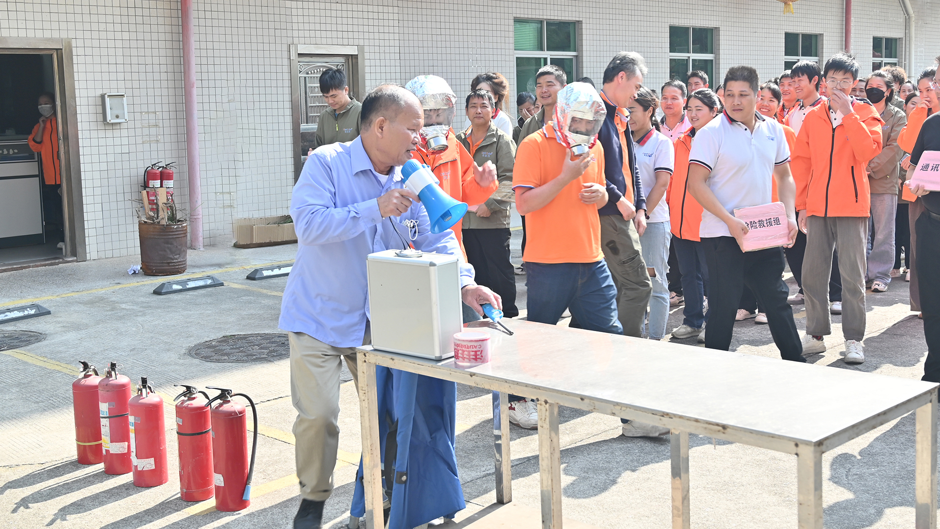 以練筑防，安全同行！卡立方集團(tuán)RFID智能卡定制工廠開展消防演練