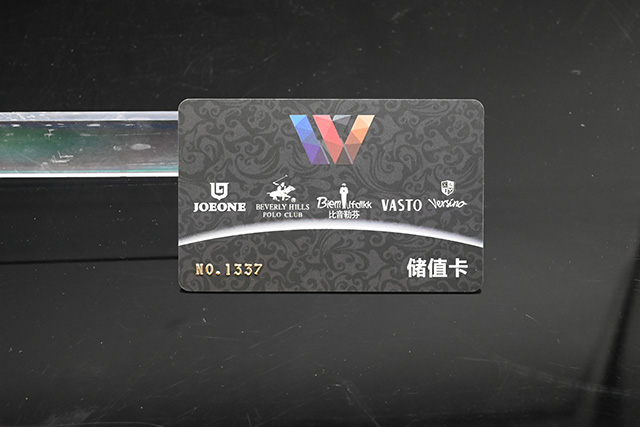 近幾年智能卡市場中感應式IC卡逐漸的取代了ID卡 近幾年智能卡市場中感應式IC卡逐漸的取代了ID卡