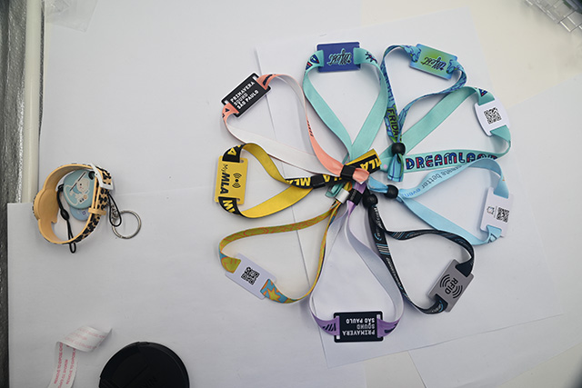 可視滴膠卡的獨特功能 促進各行各業(yè)的發(fā)展