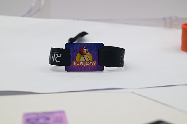 專業(yè)校園卡制作,磁條卡制作,貨發(fā)全國! 專業(yè)校園卡制作,磁條卡制作,貨發(fā)全國!